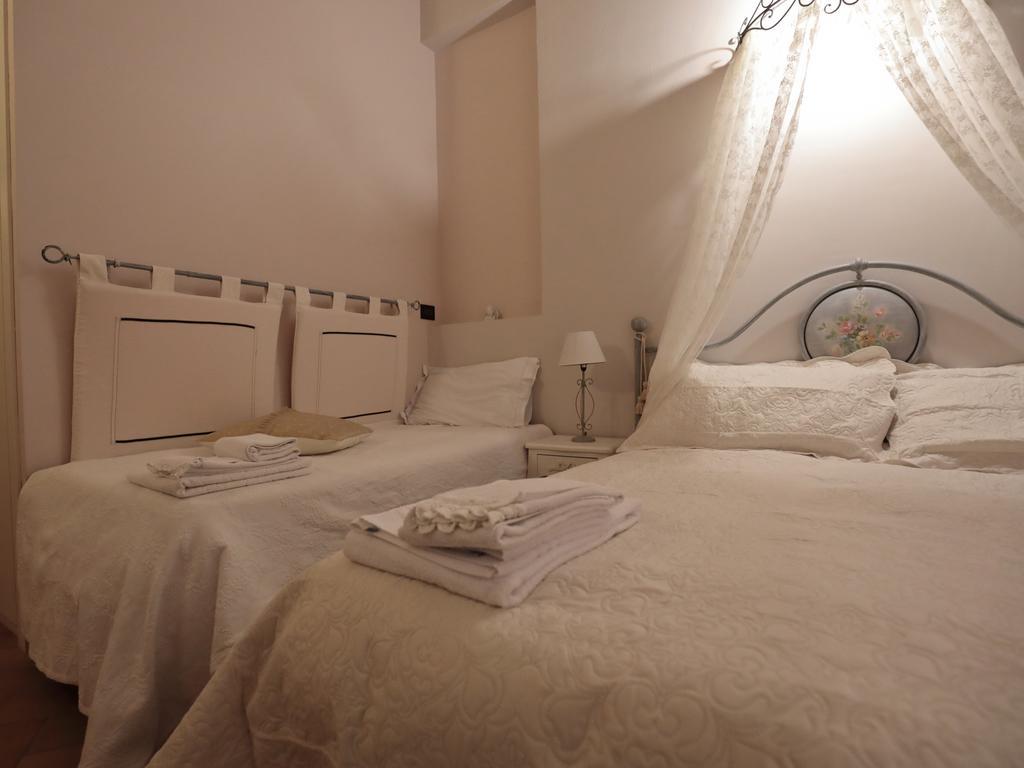 Residenza Raffaello Hotell Foligno Exteriör bild